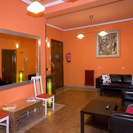 Hostal Rico Madrid Luaran gambar