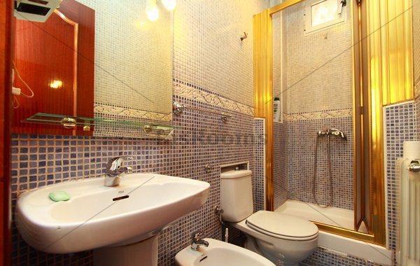 Hostal Rico Madrid Luaran gambar