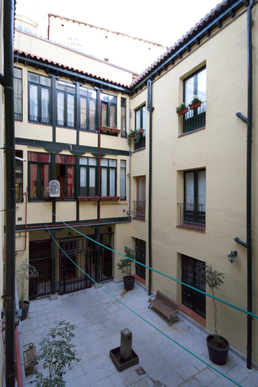 Hostal Rico Madrid Luaran gambar