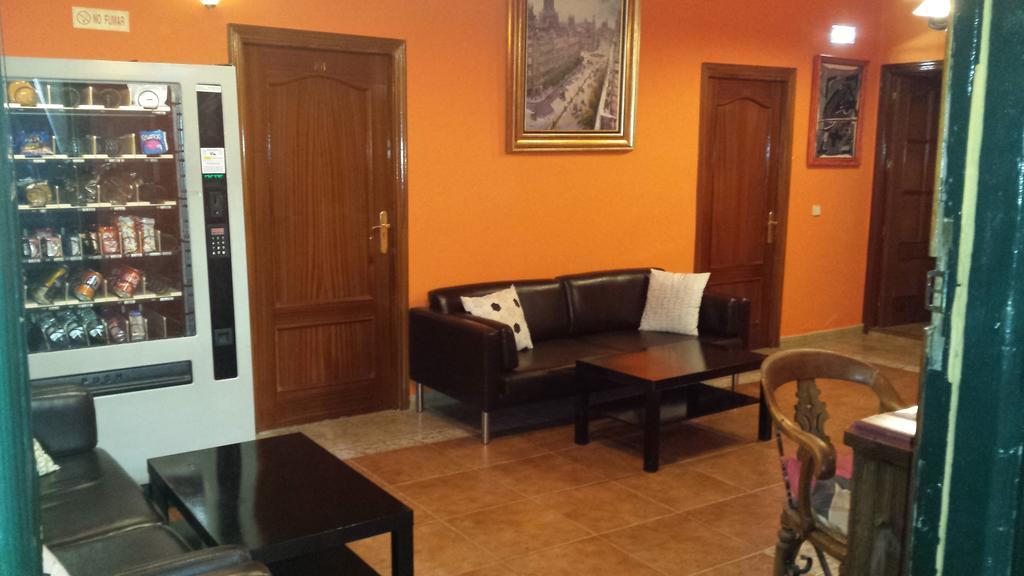 Hostal Rico Madrid Luaran gambar