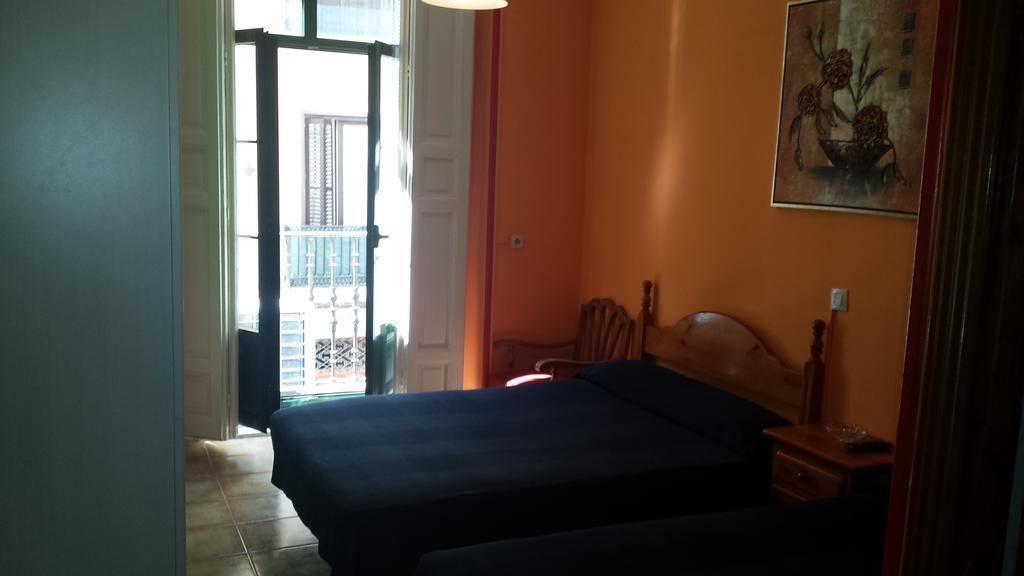 Hostal Rico Madrid Luaran gambar