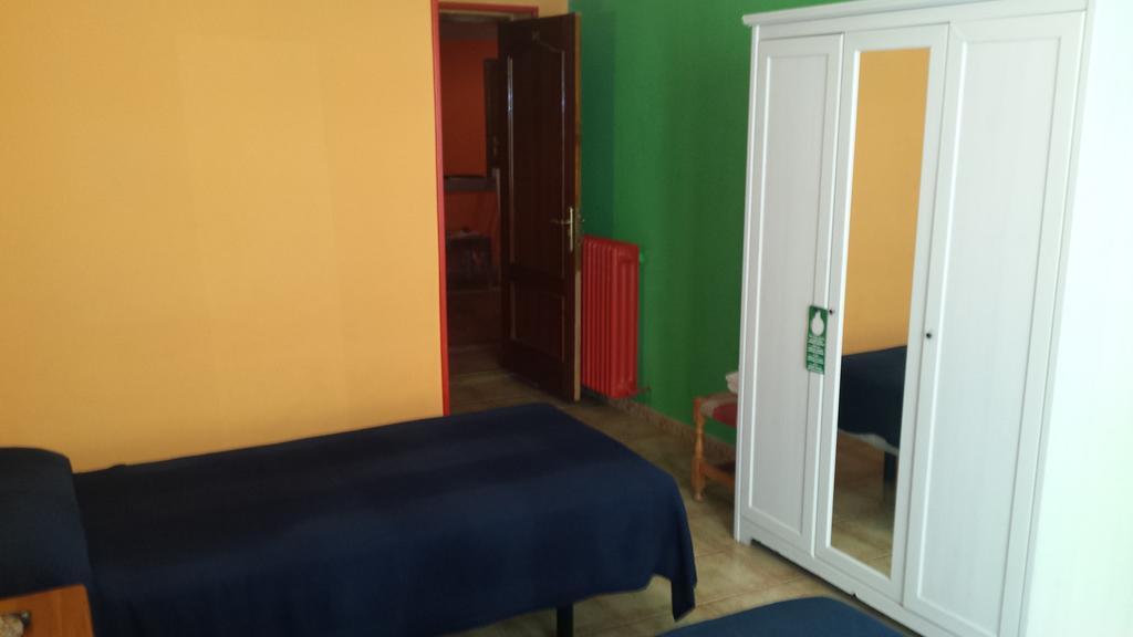 Hostal Rico Madrid Luaran gambar