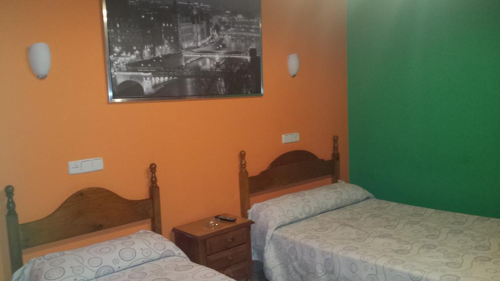 Hostal Rico Madrid Luaran gambar