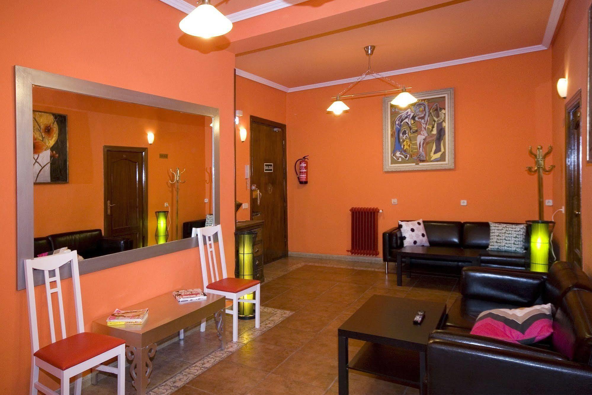Hostal Rico Madrid Luaran gambar